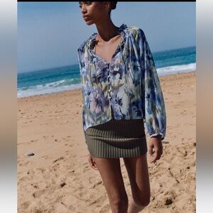 NWT Printed shirt with metallic thread